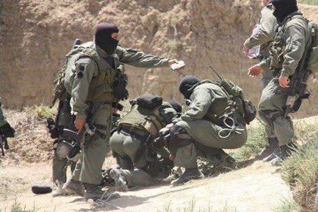 Bassem Haj Yahia : Les terroristes ont des camps d'entrainement dans la montagne (Audio)