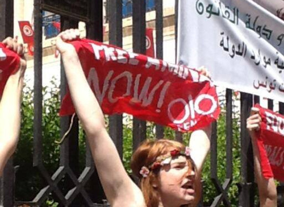 Trois militantes de Femen, seins nus au palais de Justice de Tunis 