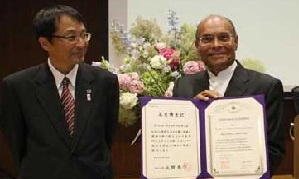 Moncef Marzouki reçoit le doctorat honorifique de l'université japonaise de TsuKuba