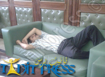 Photo du jour : Samir Ben Amor, le député dormant