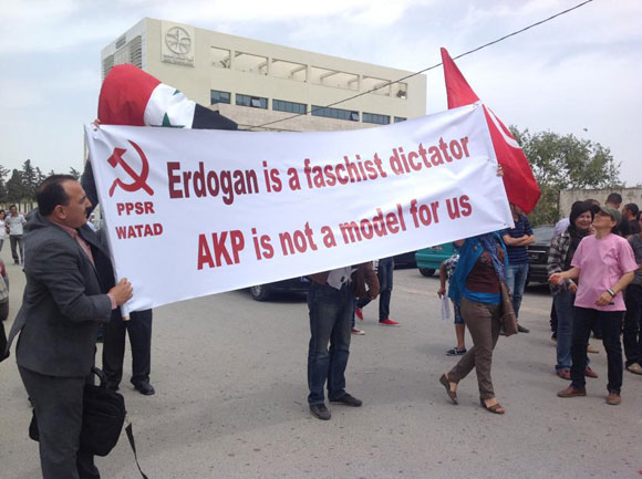 Erdogan est un dictateur fasciste, selon des Gauchistes tunisiens