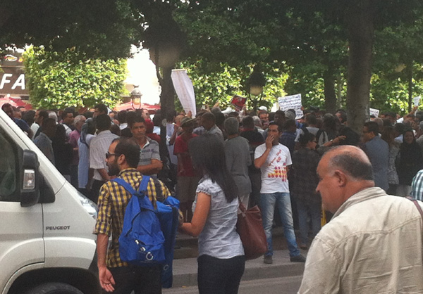 Des centaines de manifestants revendiquent la chute du gouvernement (vidéo)