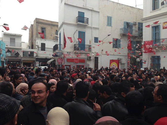 Tunisie - Les agents des finances en colère manifestent à la Place Mohamed Ali (vidéo)