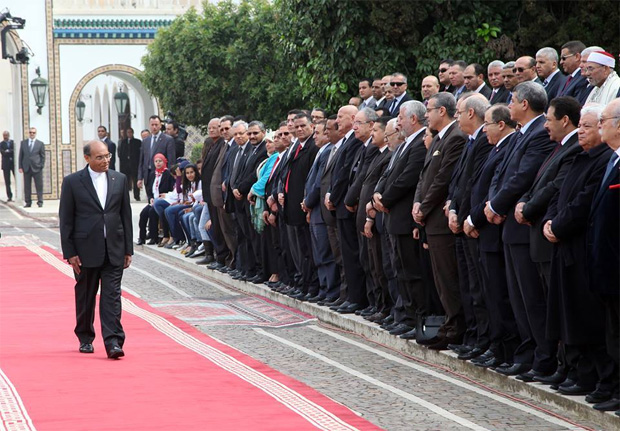 Photo du jour : Moncef Marzouki, moins il est respecté, plus il croit l'être