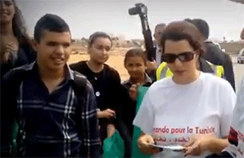 Amel Karboul participe à une campagne de nettoyage à Djerba (vidéo)