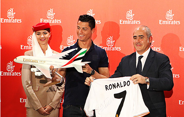 Les lgendaires de tous les temps Cristiano Ronaldo et Pel sassocient  Emirates Airline pour une nouvelle campagne