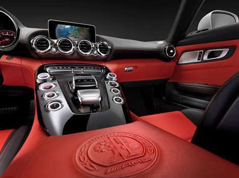 Mercedes révèle l’intérieur de sa nouvelle AMG GT (vidéo)