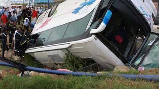 Tunisie - L'accident d'un bus transportant 28 élèves à Chorban fait 4 blessés graves (audio)