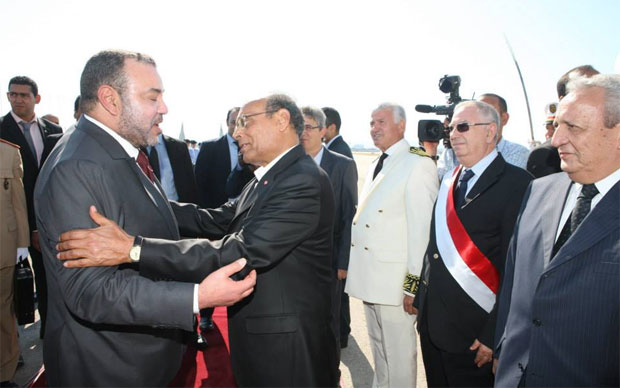Tunisie – Le roi Mohamed VI rentre au Maroc (Vidéo)