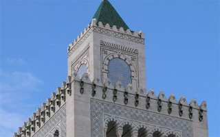 Tunisie – Mandat de dépôt contre le muezzin de la mosquée de La Marsa pour pédophilie