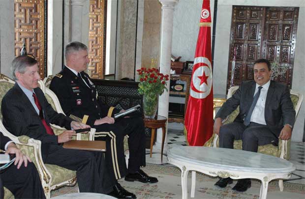 Tunisie - Mehdi Jomâa reçoit le chef du Commandement militaire américain pour l'Afrique