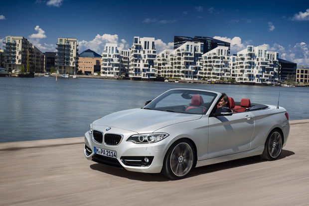 BMW prsente au Mondial de Paris 2014, en avant premire, ses Srie 2 Cabriolet et X6