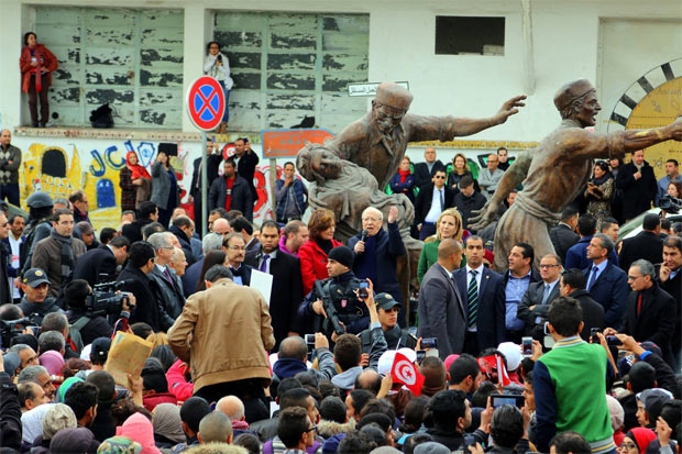 Bji Cad Essebsi : Soyons nombreux  voter ce dimanche pour sortir le pays de l'abme! 