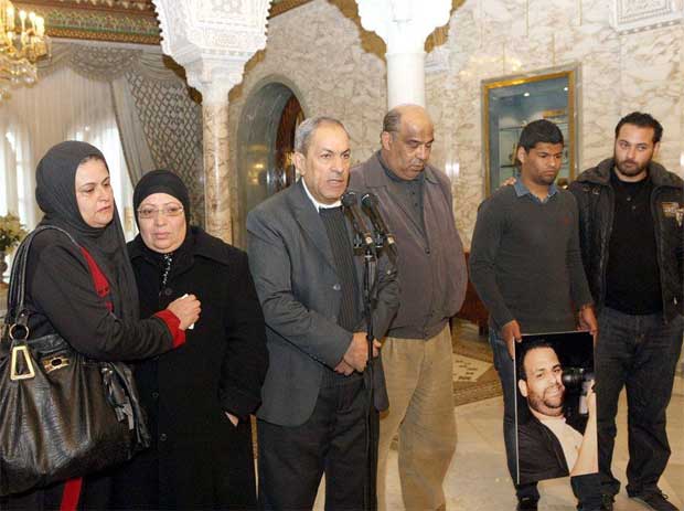 Bji Cad Essebsi reoit les familles de Sofiane Chourabi et Nadhir Guetari (vido)