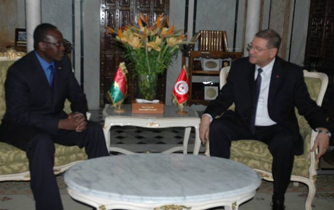 Le premier ministre burkinab, en visite officielle en Tunisie, s'entretient avec Essid et Baccouche 