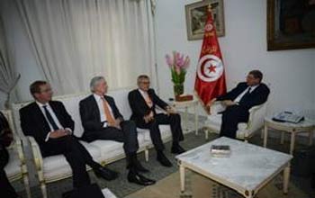 Habib Essid reoit les ambassadeurs britannique, franais et allemand