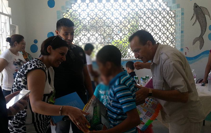 Total Tunisie offre jeux et vtements  tous les enfants du village SOS Gammarth