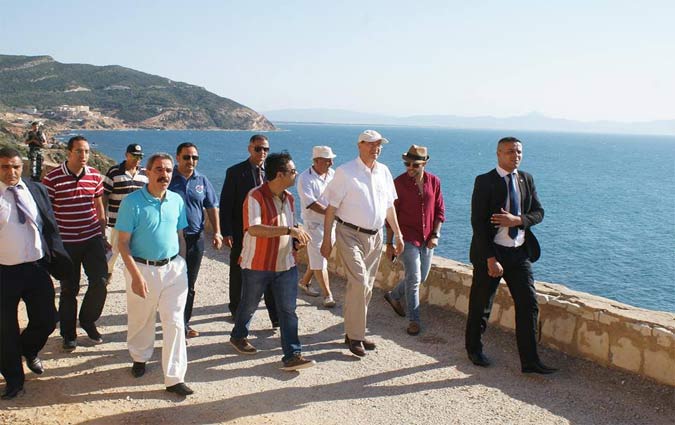 Habib Essid inspecte des projets d'infrastructure routire entre Tunis et le Cap Bon