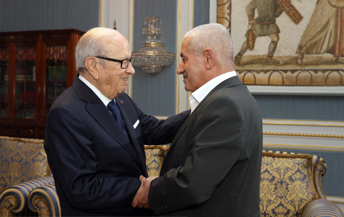 Bji Cad Essebsi reoit Houcine Abassi
