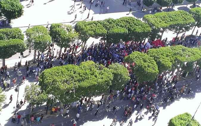 Le Front populaire et Al Massar manifestent  Tunis contre le projet de rconciliation