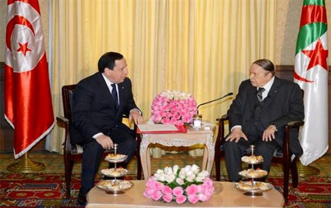 Le ministre des Affaires trangres reu par Abdelaziz Bouteflika