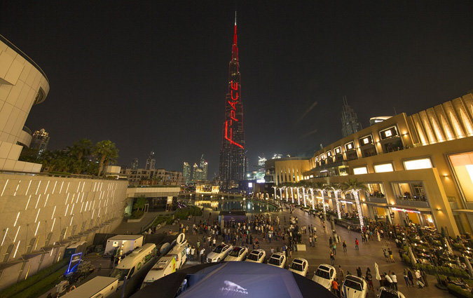 Une premire mondiale par Jaguar avec le lancement spectaculaire de la F-PACE au Burj Khalifa de Duba