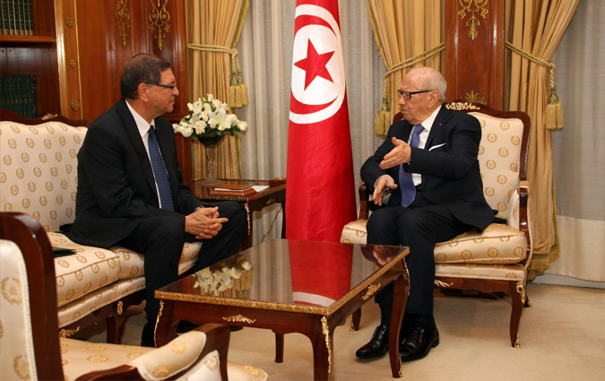 Bji Cad Essebsi reoit Habib Essid
