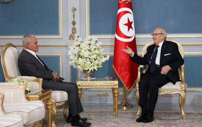 Bji Cad Essebsi reoit Houcine Abassi
