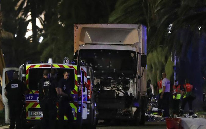 Attaque  Nice : au moins 84 morts  dplorer