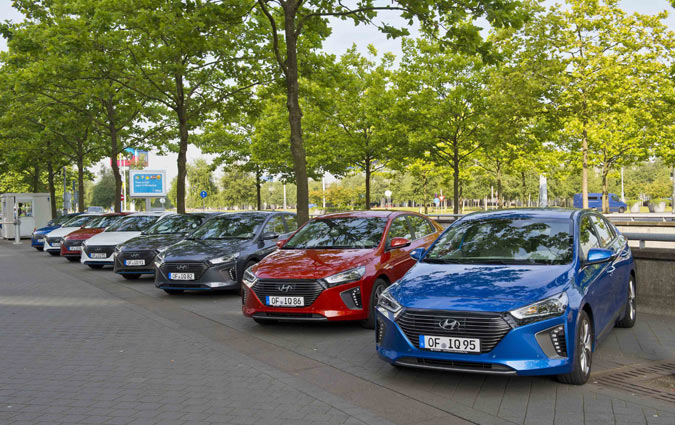 Hyundai lance officiellement ses voitures hybrides et lectriques IONIQ
