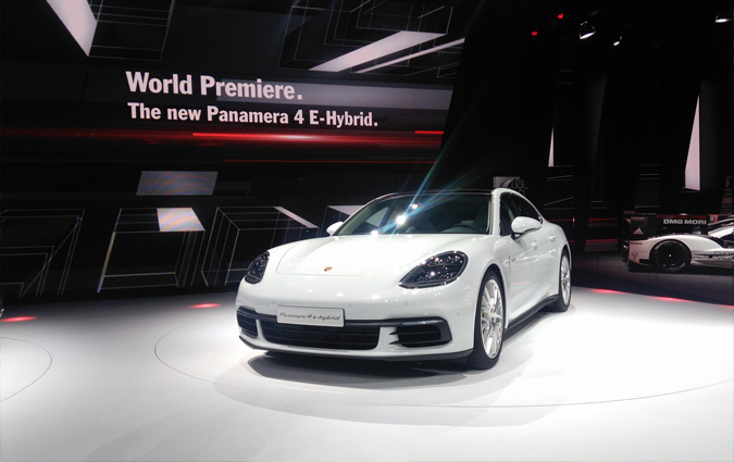 Porsche : L'hybride  l'honneur au Mondial de Paris

