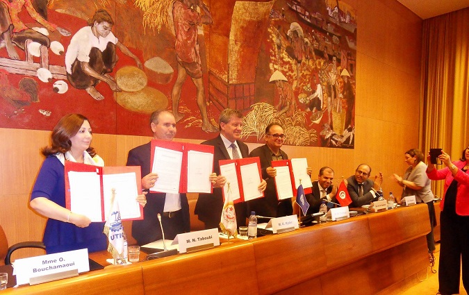 Genve - Le gouvernement, l'UTICA, l'UGTT et l'OIT signent un accord pour soutenir un travail dcent en Tunisie