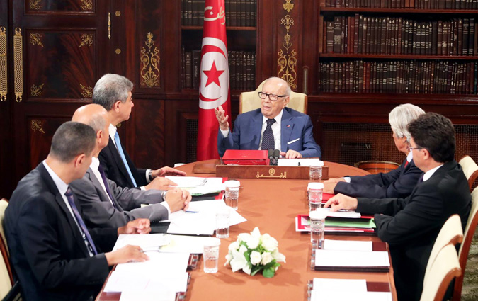 Bji Cad Essebsi a accord une  amnistie  1583 prisonniers 