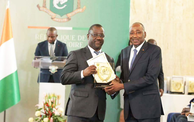 La Socit Ivoirienne de Banque distingue par le prix d'excellence du meilleur tablissement du secteur financier de Cte d'Ivoire 2017