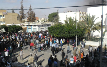Après Sidi Bouzid, la situation dégénère dans d'autres villes