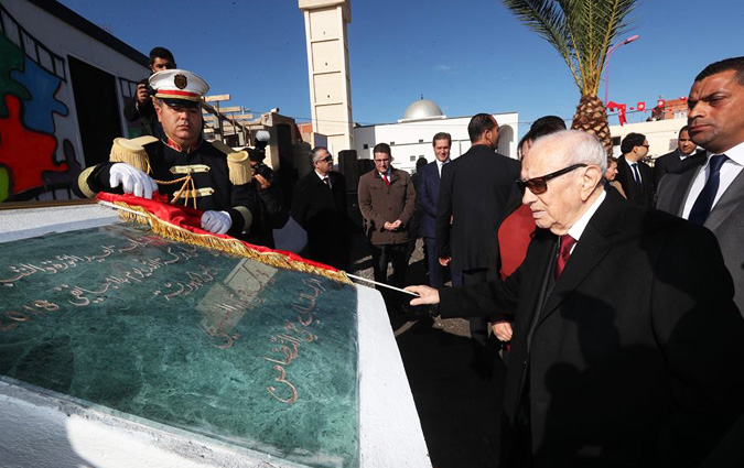 Bji Cad Essebsi  Ettadhamen : C'est la premire fois qu'un responsable rend visite  ce quartier !
