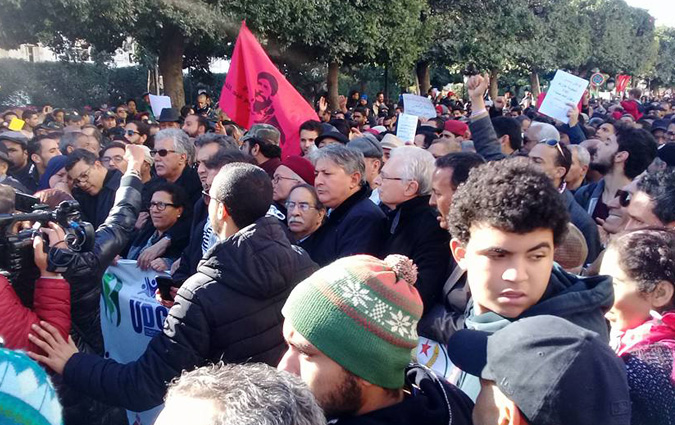 Une manifestation  l'Avenue Habib Bourguiba contre la LF 2018


