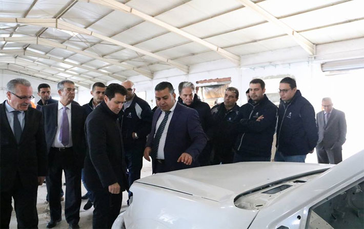 Slim Feriani visite lunit de montage du Peugeot Pick Up