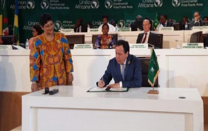 Khemaies Jhinaoui signe pour la cration dune zone de libre-change en Afrique