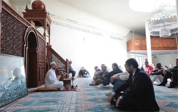Tunisie - L'imam de la mosquée de Radés poursuivi pour incitation à la haine