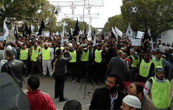 Des salafistes attaquent des artistes devant le Théâtre municipal de Tunis (MAJ)
