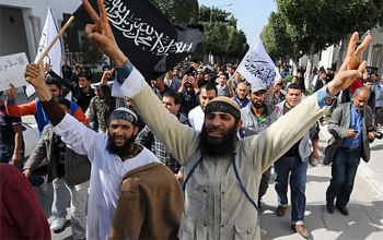 Des Salafistes attaquent deux postes de police à la Médina de Tunis et à Mahdia