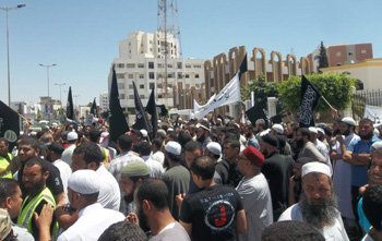 Assaut des salafistes à Bizerte à coups d'armes blanches : Plusieurs blessés (vidéo)