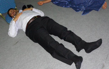Photo du jour : Rafik Abdessalem dort à même le sol au congrès d'Ennahdha 