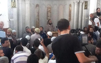 Abou Iyadh débarque et ressort de la mosquée où il a prononcé son discours !  (mise à jour)