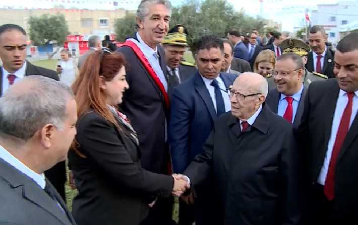 Bji Cad Essebsi  Hager Ben Cheikh Ahmed : Mnagez un peu l'Etat !