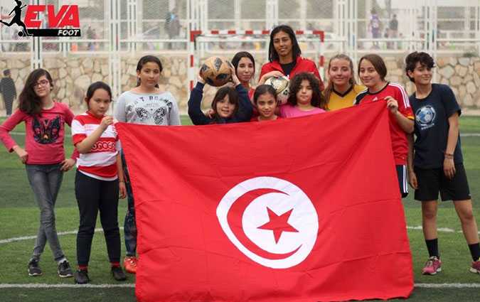 De jeunes footballeuses tunisiennes au tournoi Zayed  Duba
