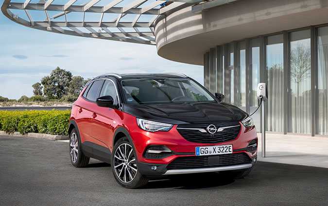 Opel annonce un hybride rechargeable  quatre roues motrices, le Grandland X
