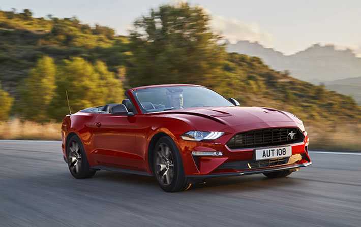 Ford dvoile son modle anniversaire, la Mustang55