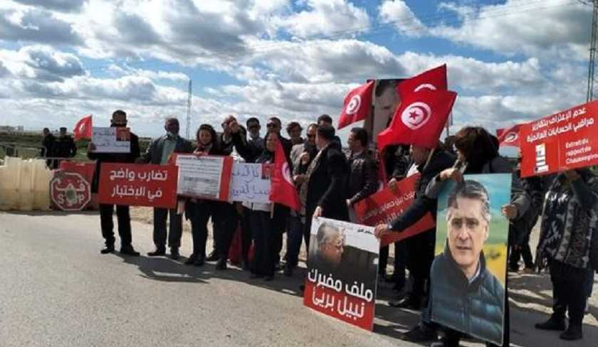 Qalb Tounes organise une manifestation de soutien  Nabil Karoui devant la prison de la Mornaguia 